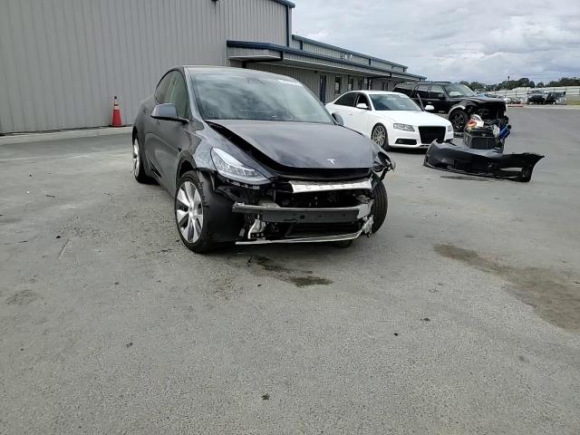 2021 Tesla Model Y VIN: 5YJYGDEE2MF257999 Lot: 84370155