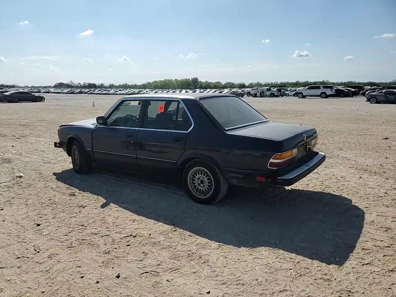 Фото: WBADK8300G9703381