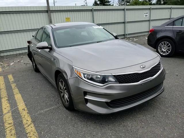 2017 Kia Optima Lx VIN: 5XXGT4L31HG165911 Lot: 81122125
