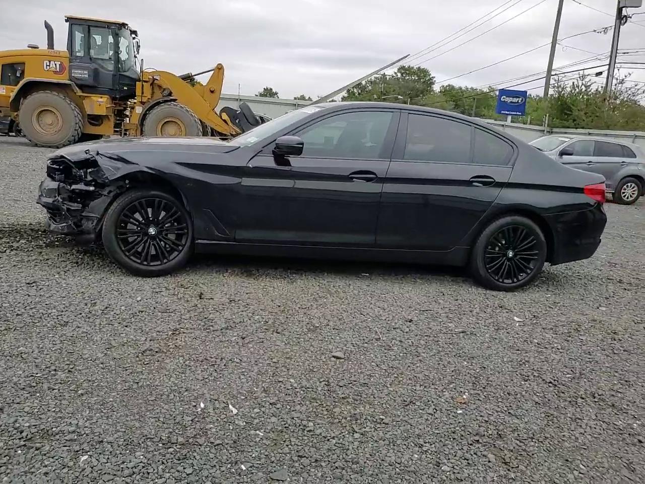 Фото: WBAJA7C54KG912736