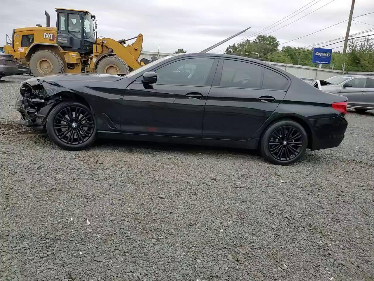 Фото: WBAJA7C54KG912736