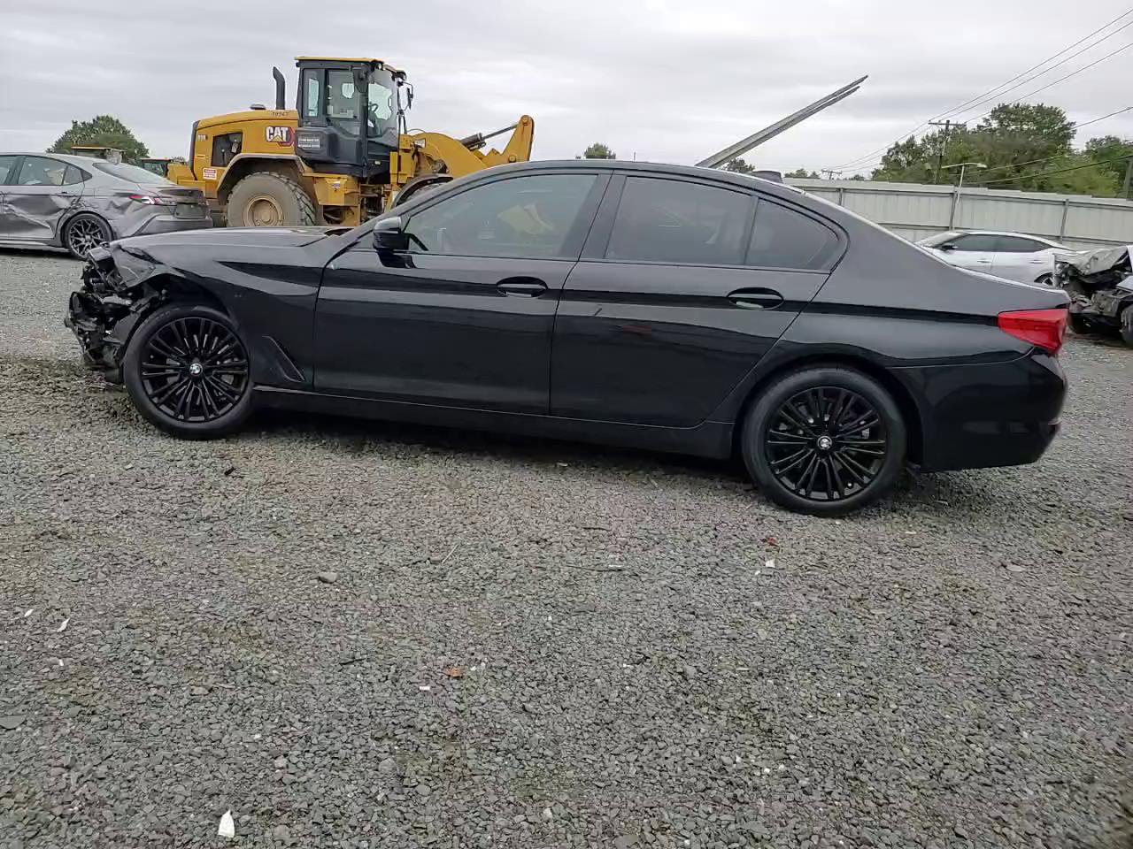 Фото: WBAJA7C54KG912736