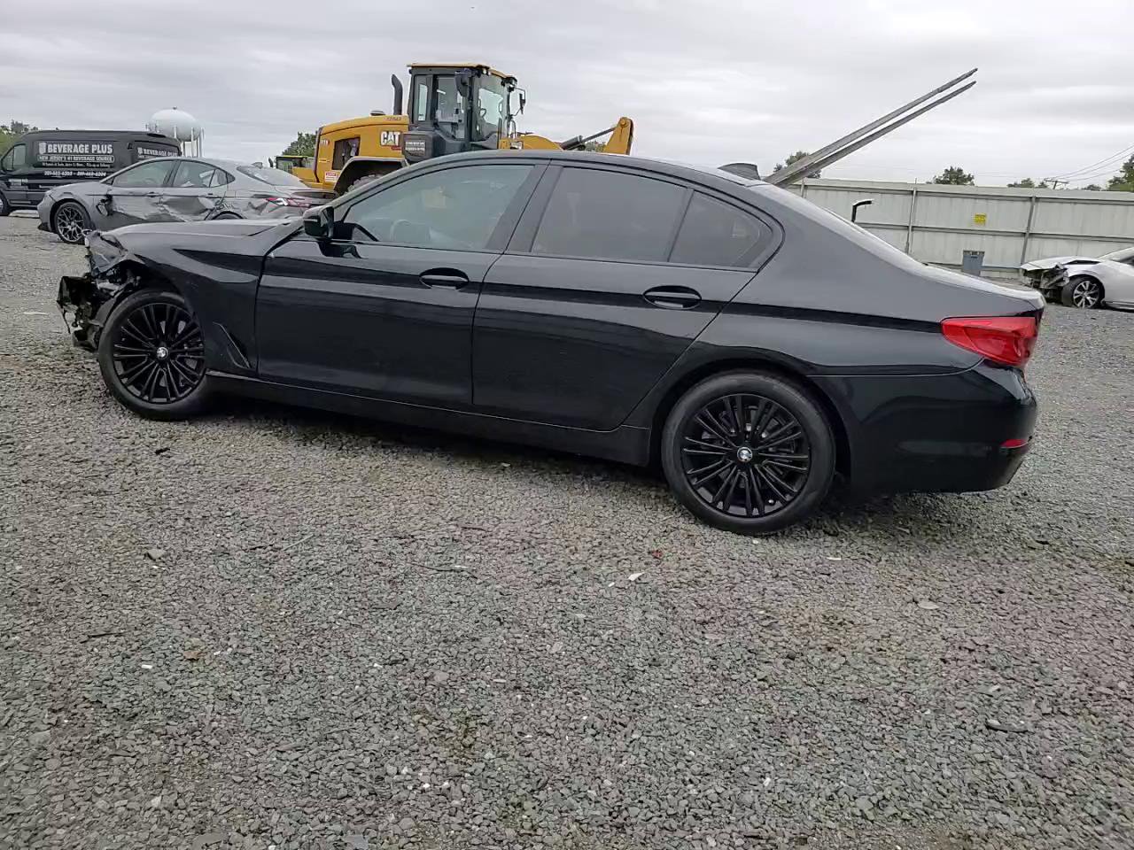 Фото: WBAJA7C54KG912736