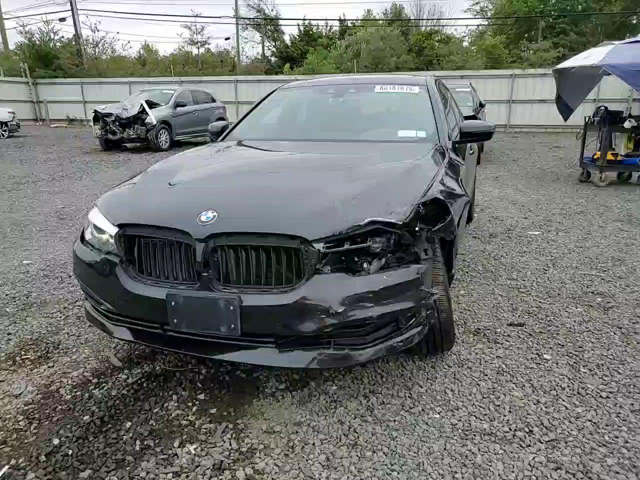 Фото: WBAJA7C54KG912736