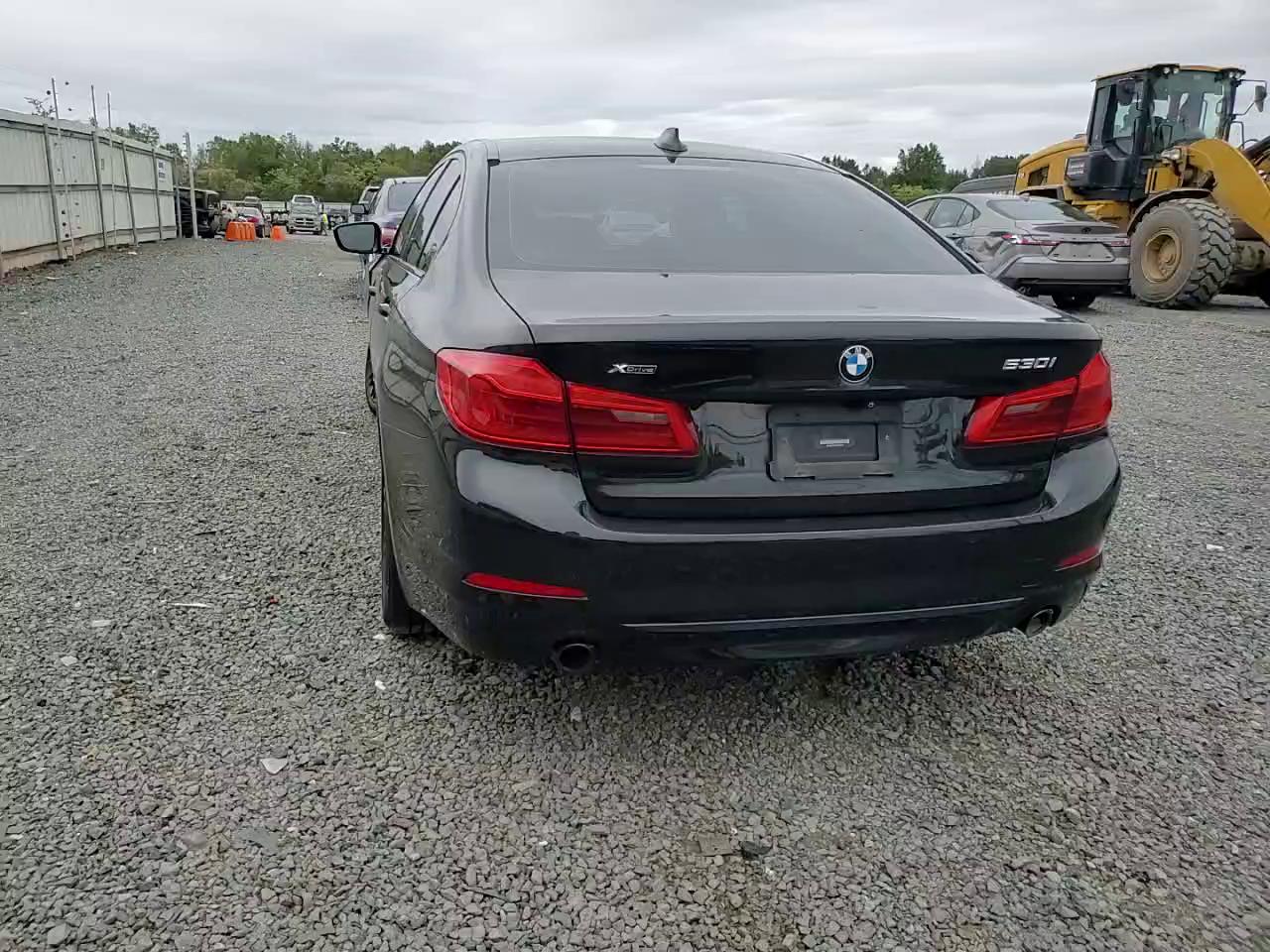 Фото: WBAJA7C54KG912736