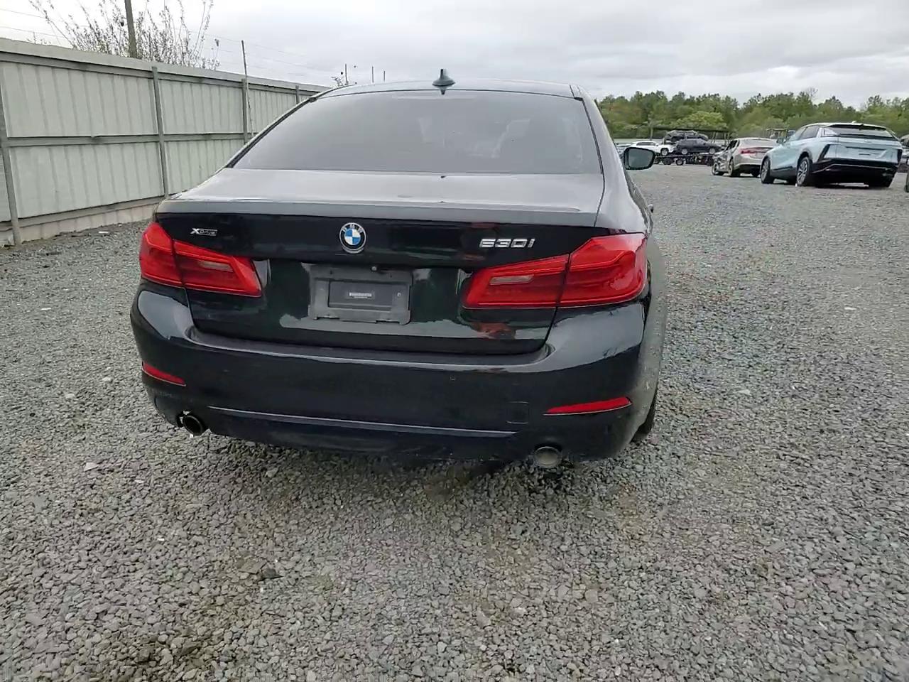 Фото: WBAJA7C54KG912736