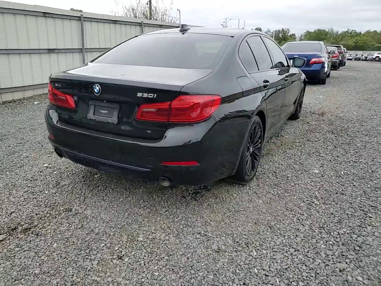 Фото: WBAJA7C54KG912736