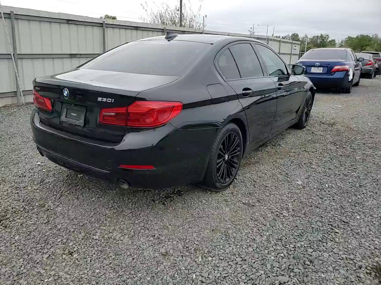 Фото: WBAJA7C54KG912736