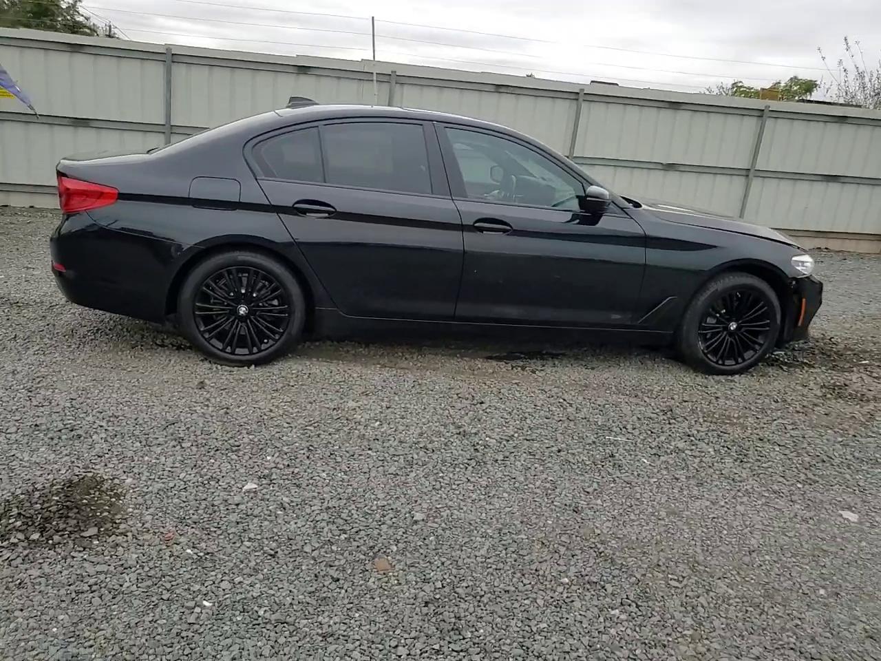 Фото: WBAJA7C54KG912736