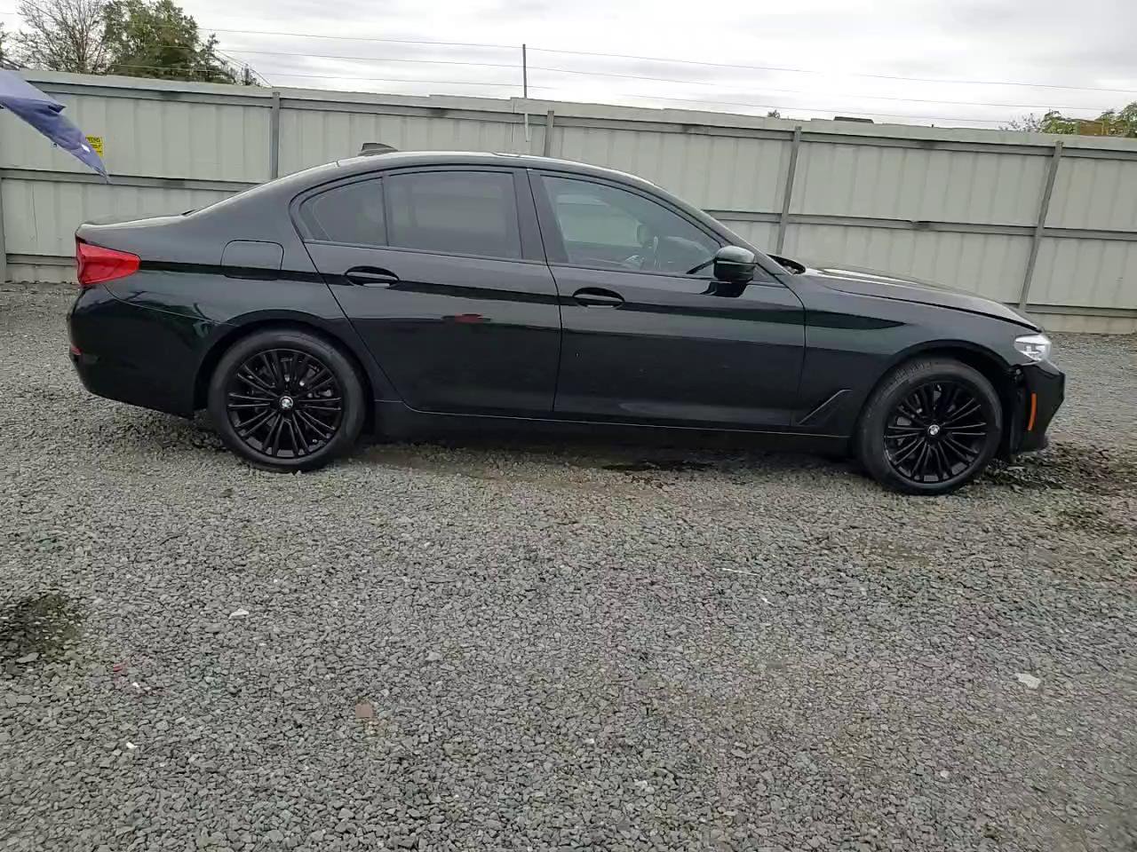 Фото: WBAJA7C54KG912736