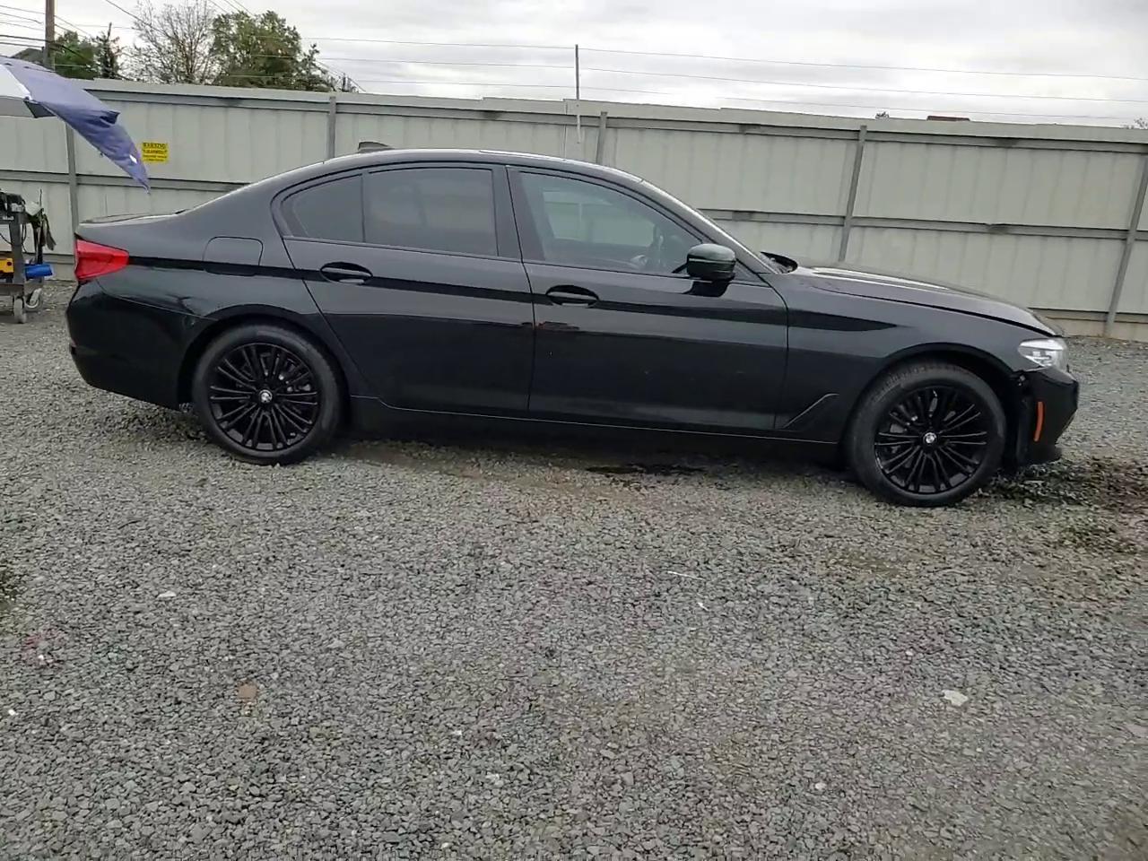 Фото: WBAJA7C54KG912736