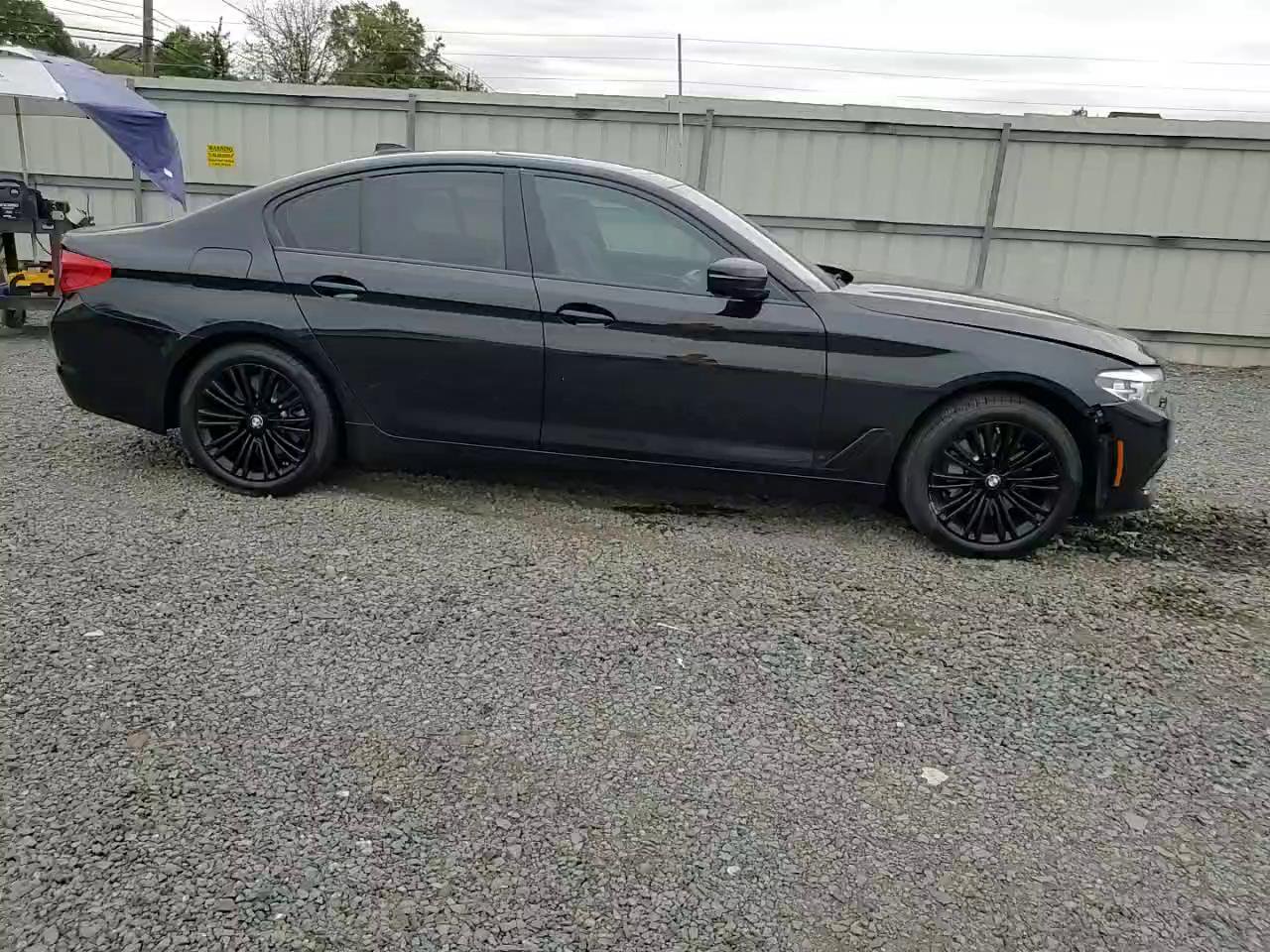 Фото: WBAJA7C54KG912736