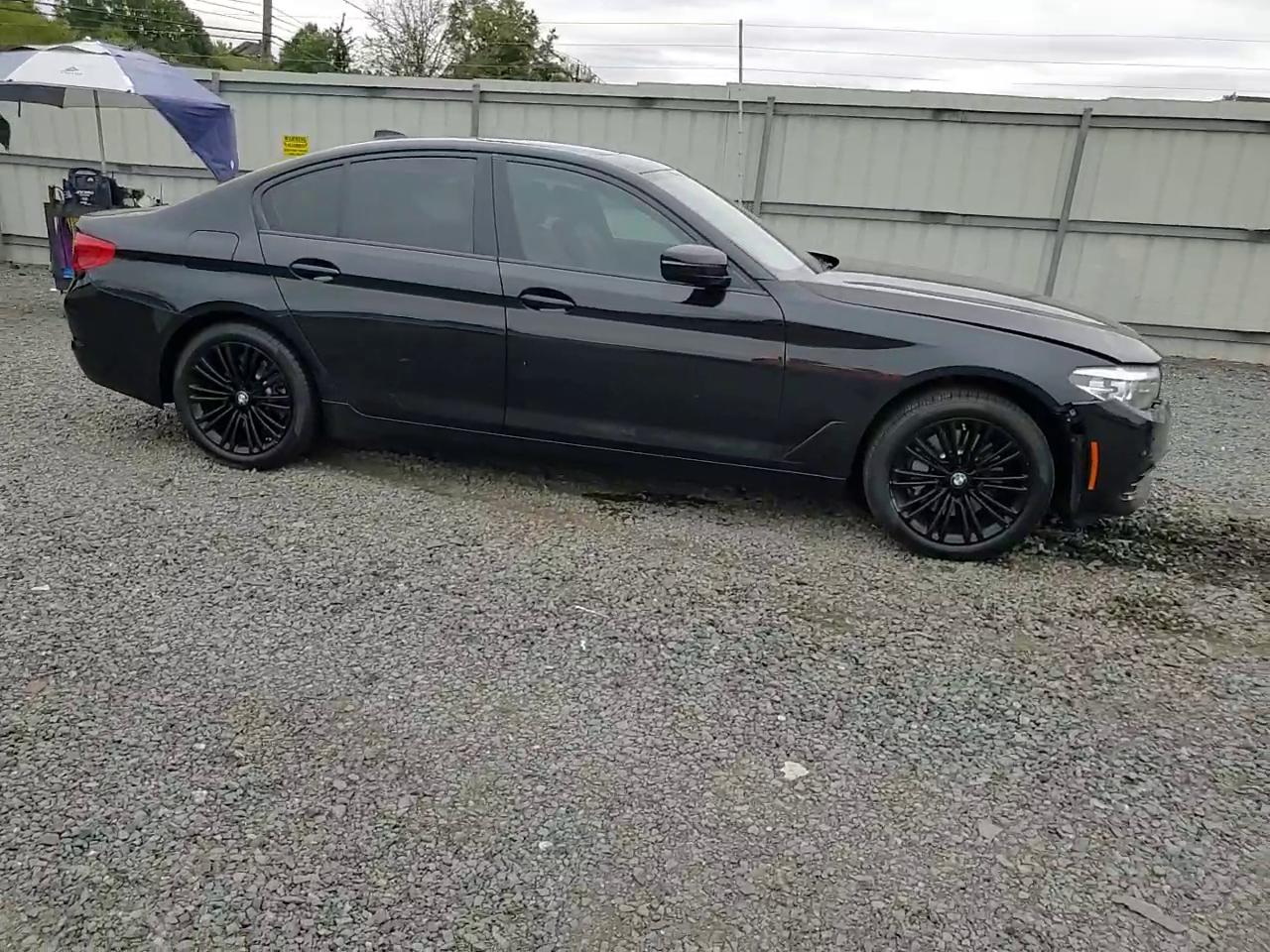 Фото: WBAJA7C54KG912736