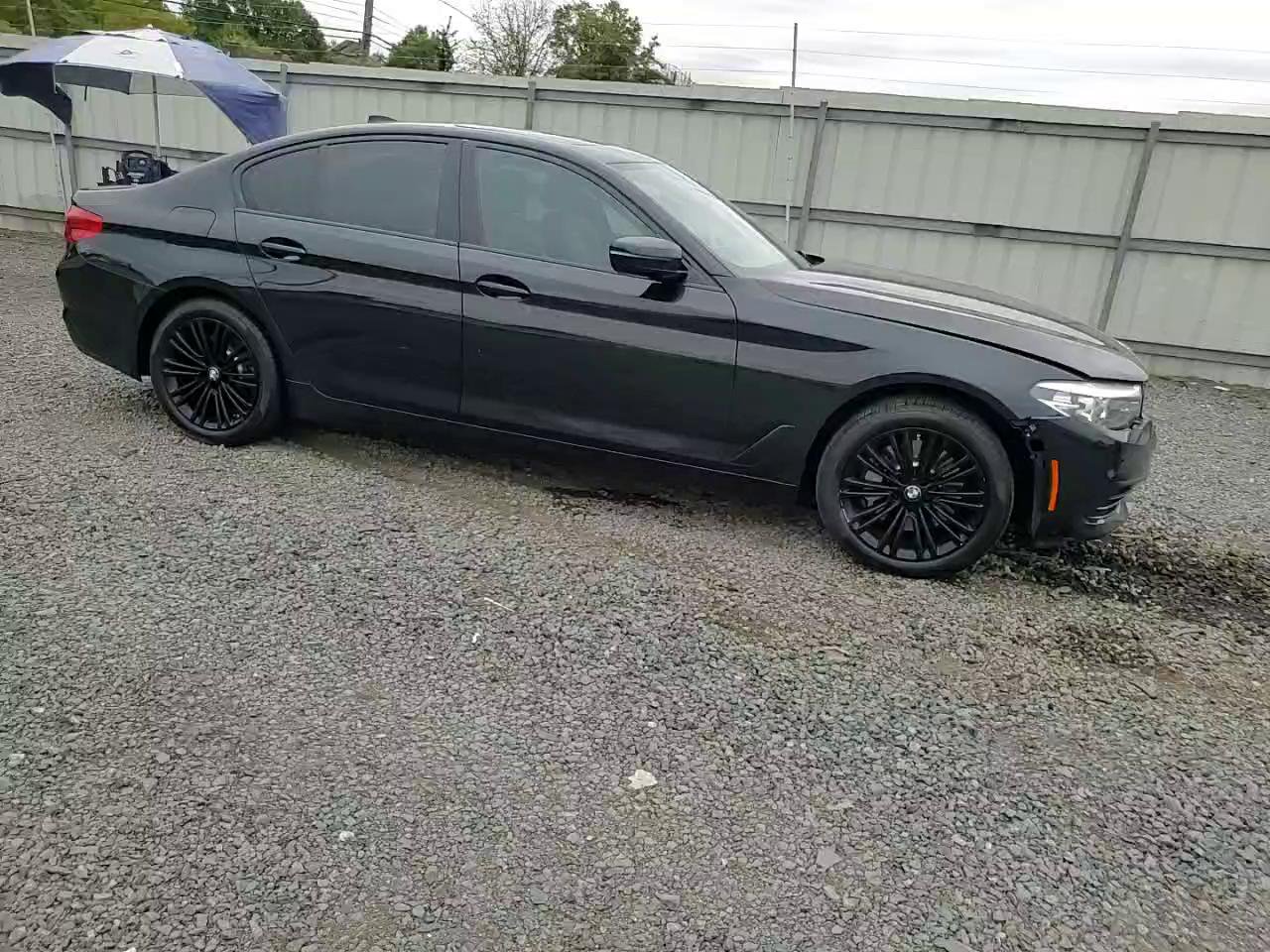 Фото: WBAJA7C54KG912736