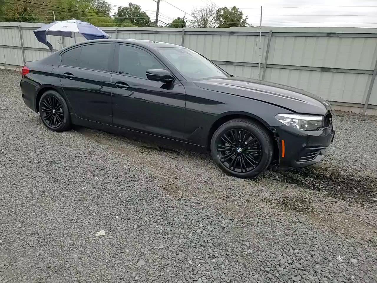 Фото: WBAJA7C54KG912736