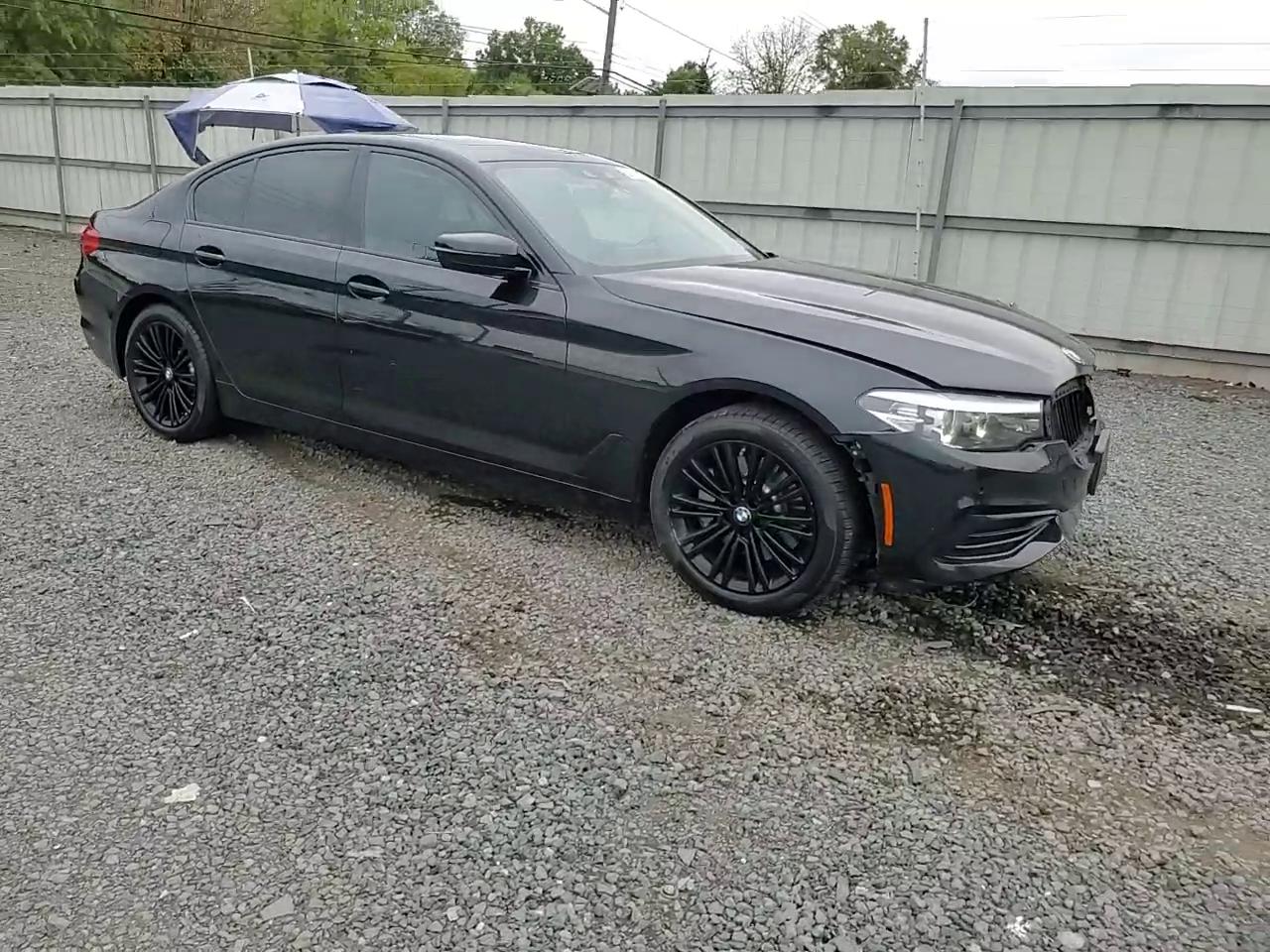 Фото: WBAJA7C54KG912736