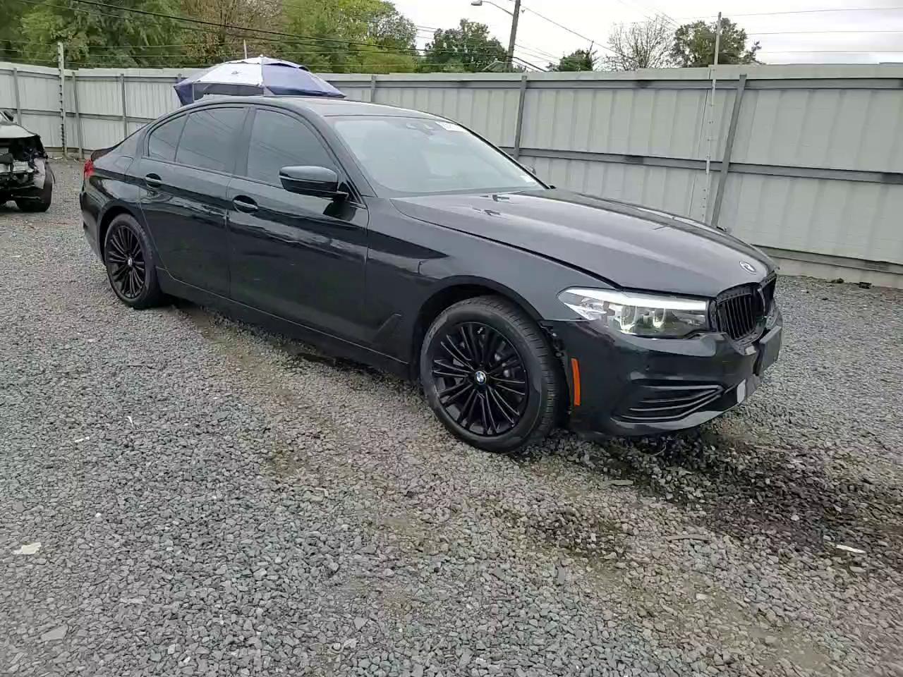 Фото: WBAJA7C54KG912736