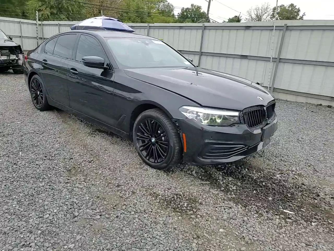 Фото: WBAJA7C54KG912736