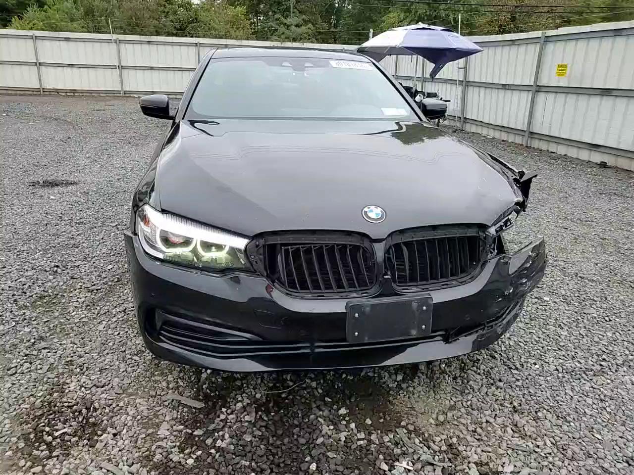 Фото: WBAJA7C54KG912736