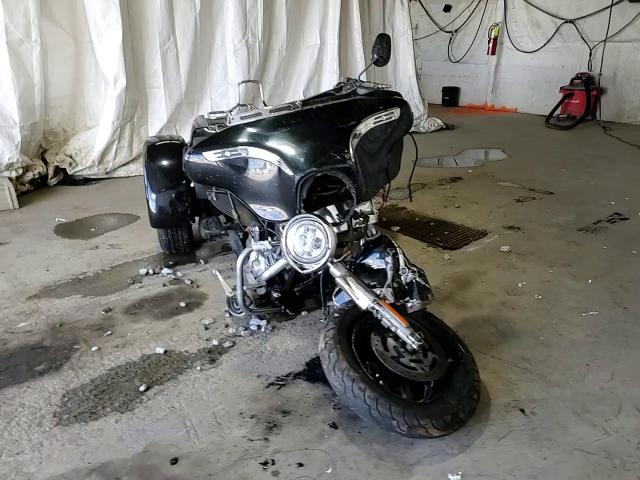 2010 Harley-Davidson Flhxxx VIN: 1HD1MBM13AB851382 Lot: 80524655