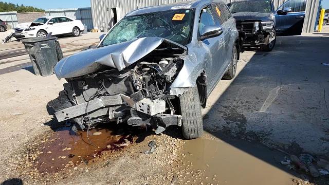 2018 Toyota Highlander Se VIN: 5TDJZRFH8JS895196 Lot: 70869335