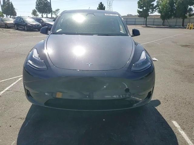 2024 Tesla Model Y VIN: 7SAYGDED0RF097073 Lot: 83821235