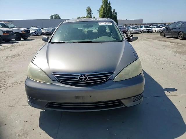 2005 Toyota Camry Le VIN: 4T1BE32K75U640065 Lot: 81757745