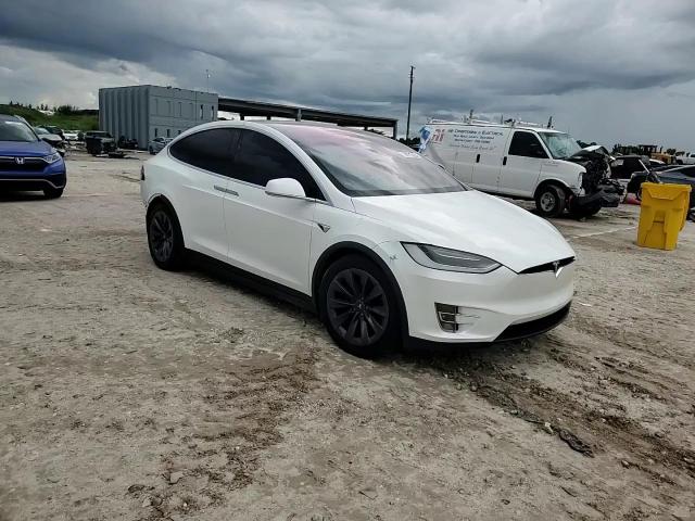 2018 Tesla Model X VIN: 5YJXCDE29JF087147 Lot: 70873965