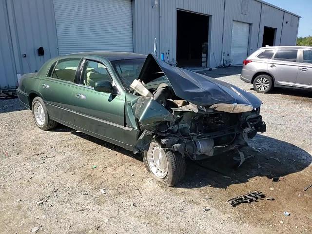 1998 Lincoln Town Car Executive VIN: 1LNFM81W6WY645256 Lot: 81602195