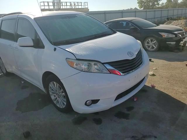 2011 Toyota Sienna Xle VIN: 5TDYK3DC9BS083009 Lot: 82059945