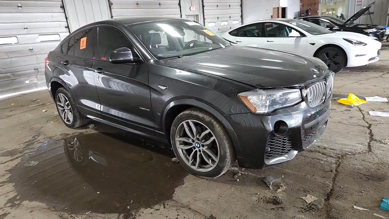 Фото: 5UXXW3C50J0T82021