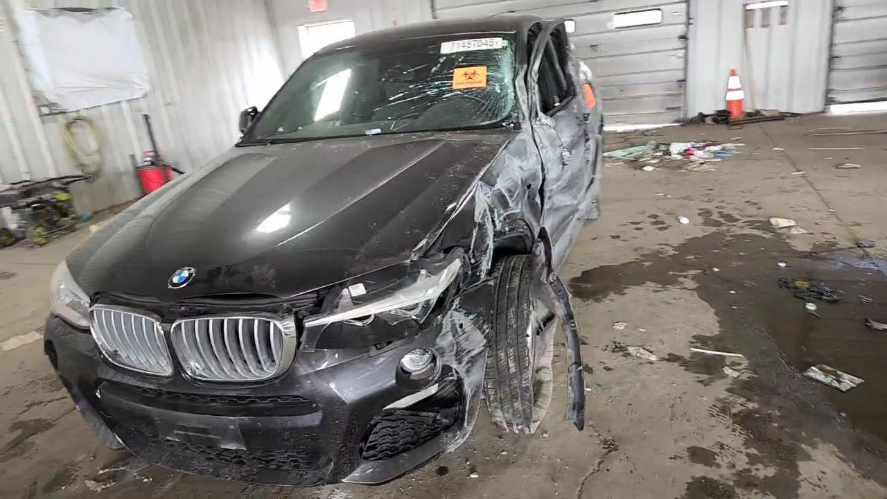 Фото: 5UXXW3C50J0T82021