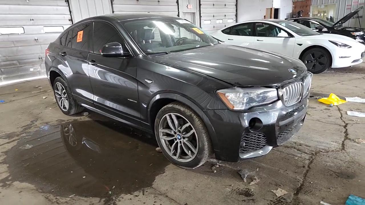 Фото: 5UXXW3C50J0T82021