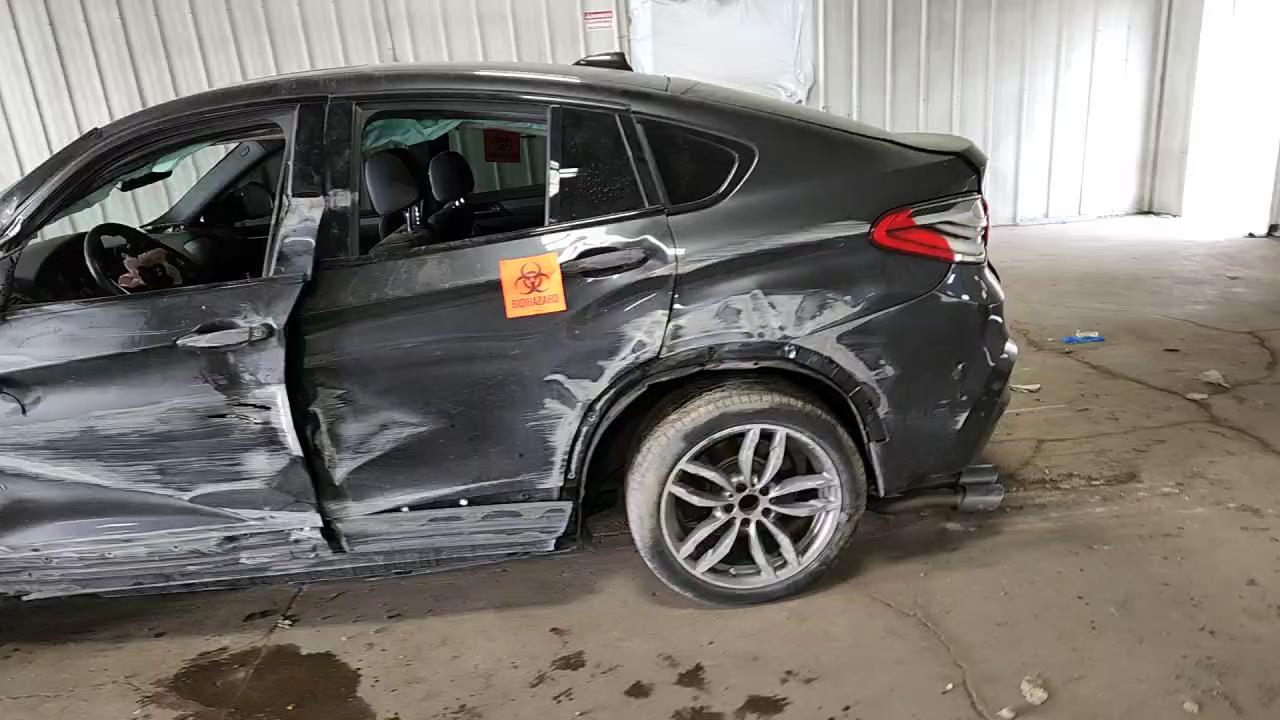 Фото: 5UXXW3C50J0T82021