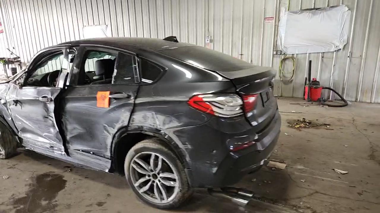 Фото: 5UXXW3C50J0T82021