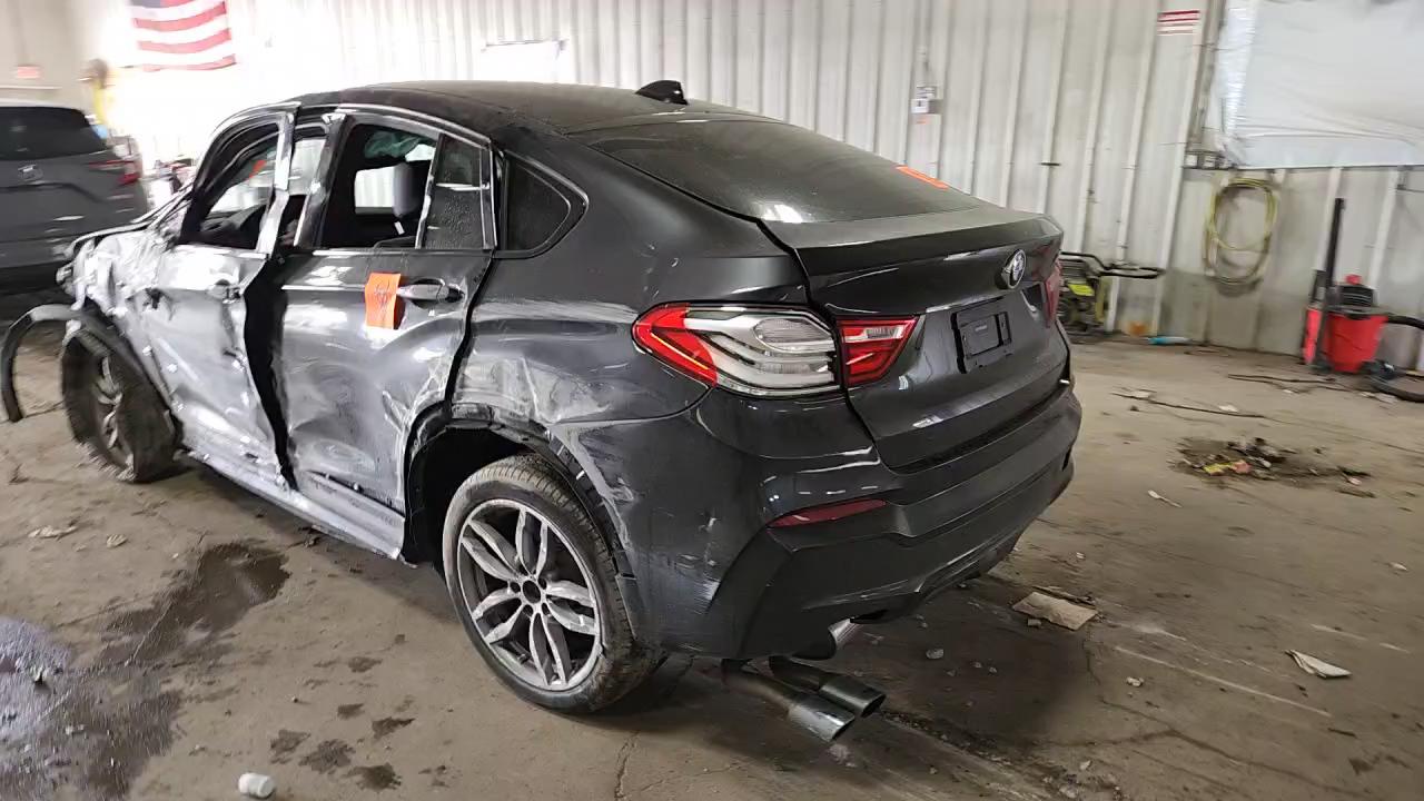 Фото: 5UXXW3C50J0T82021