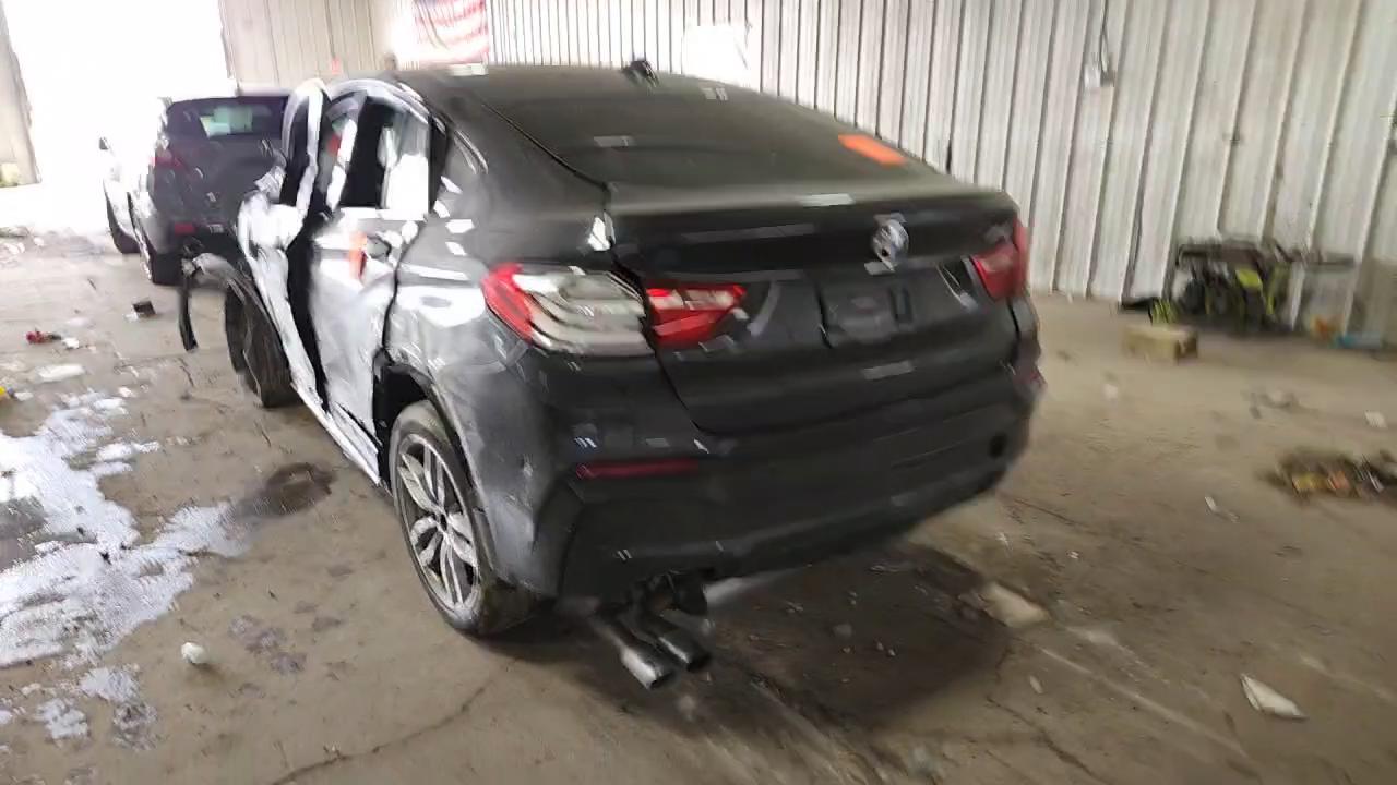 Фото: 5UXXW3C50J0T82021