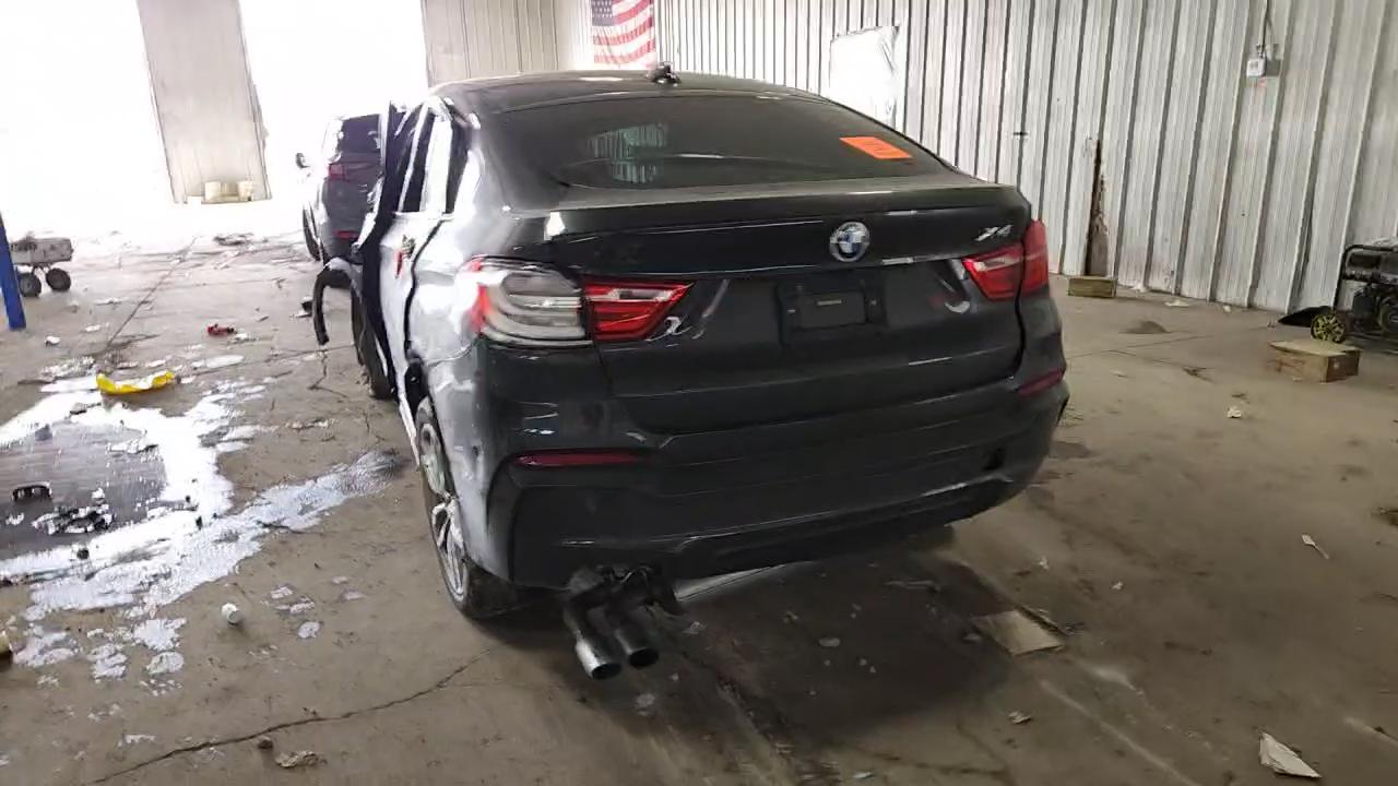 Фото: 5UXXW3C50J0T82021