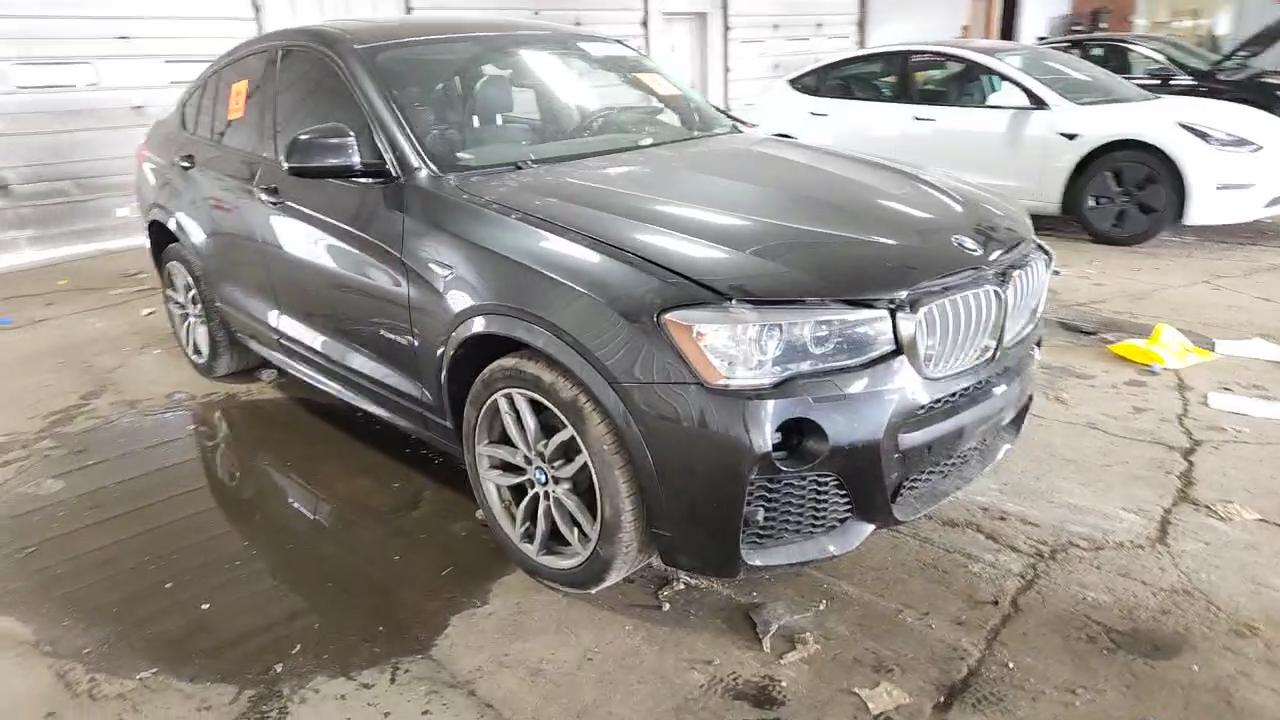 Фото: 5UXXW3C50J0T82021