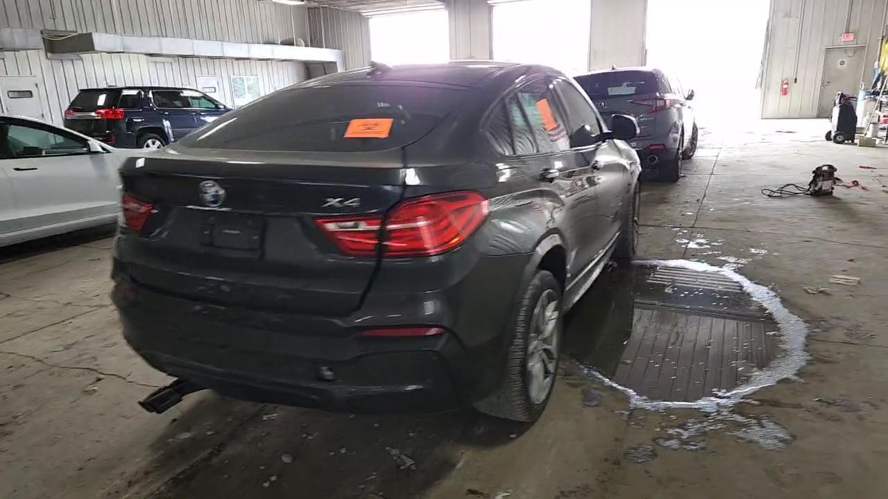 Фото: 5UXXW3C50J0T82021