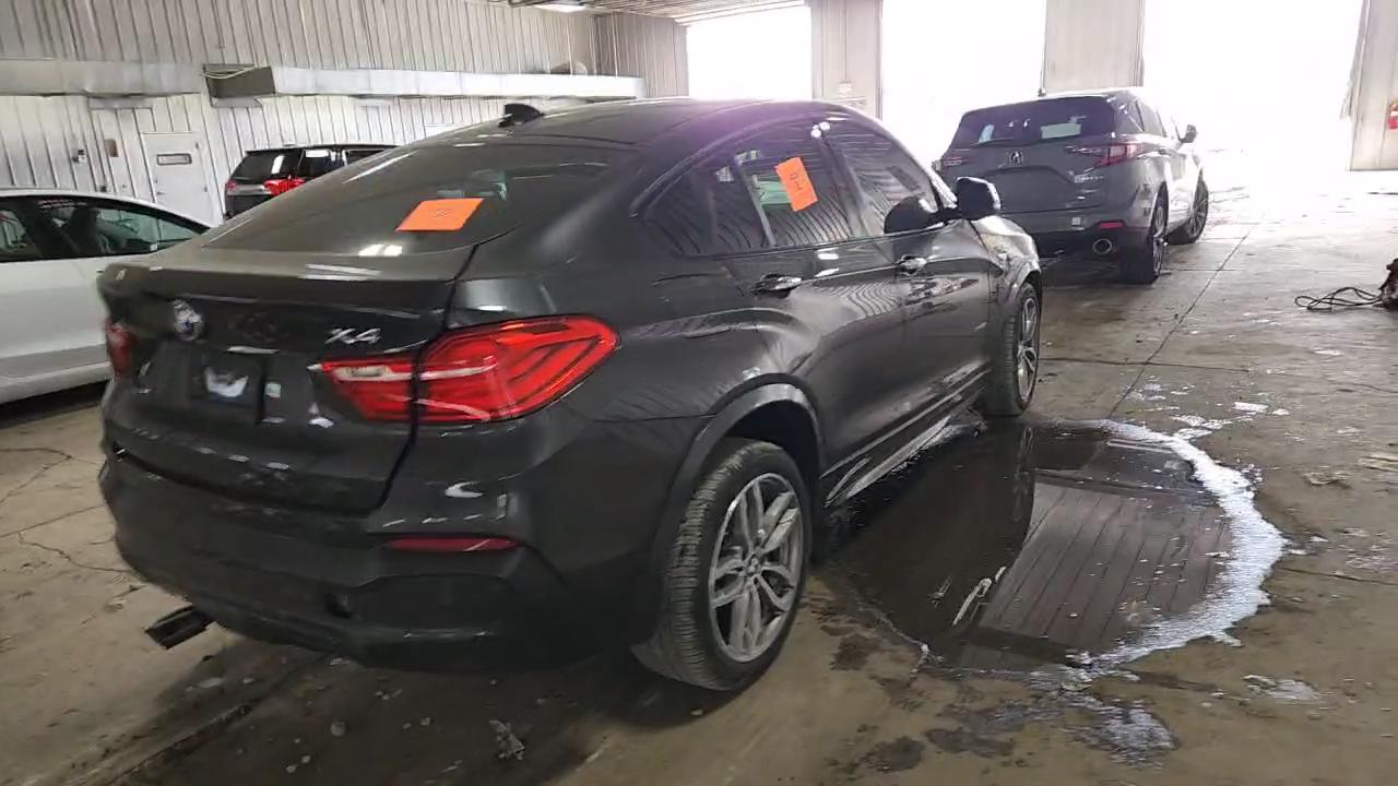 Фото: 5UXXW3C50J0T82021