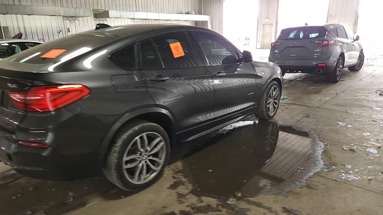 Фото: 5UXXW3C50J0T82021