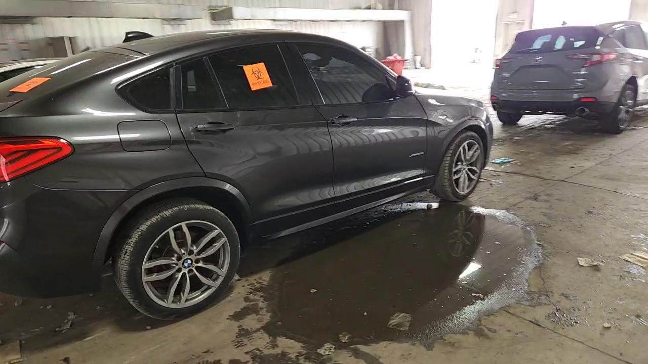 Фото: 5UXXW3C50J0T82021