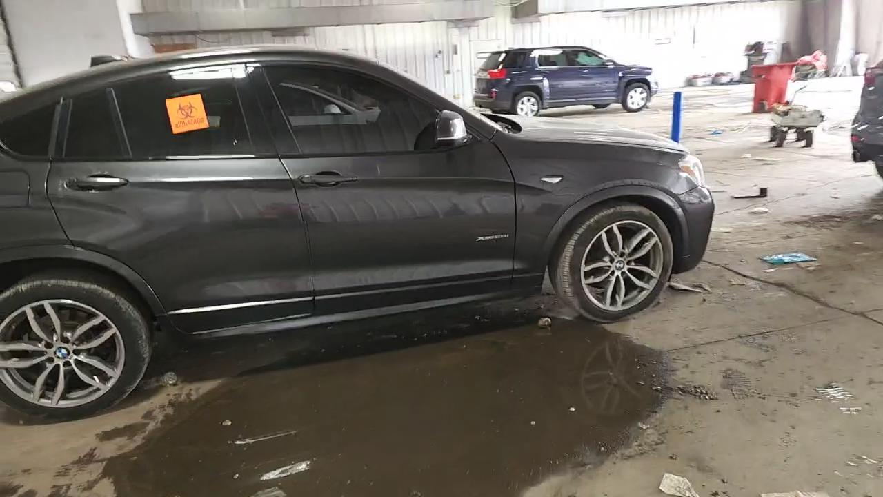 Фото: 5UXXW3C50J0T82021