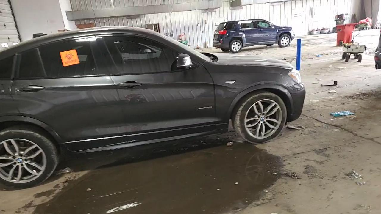 Фото: 5UXXW3C50J0T82021