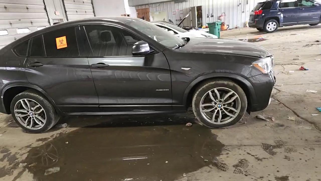 Фото: 5UXXW3C50J0T82021