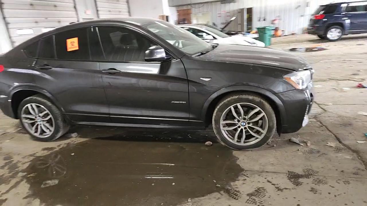 Фото: 5UXXW3C50J0T82021