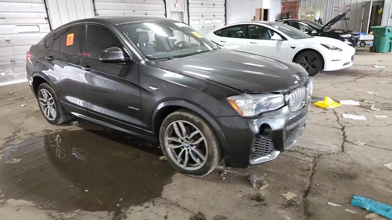 Фото: 5UXXW3C50J0T82021