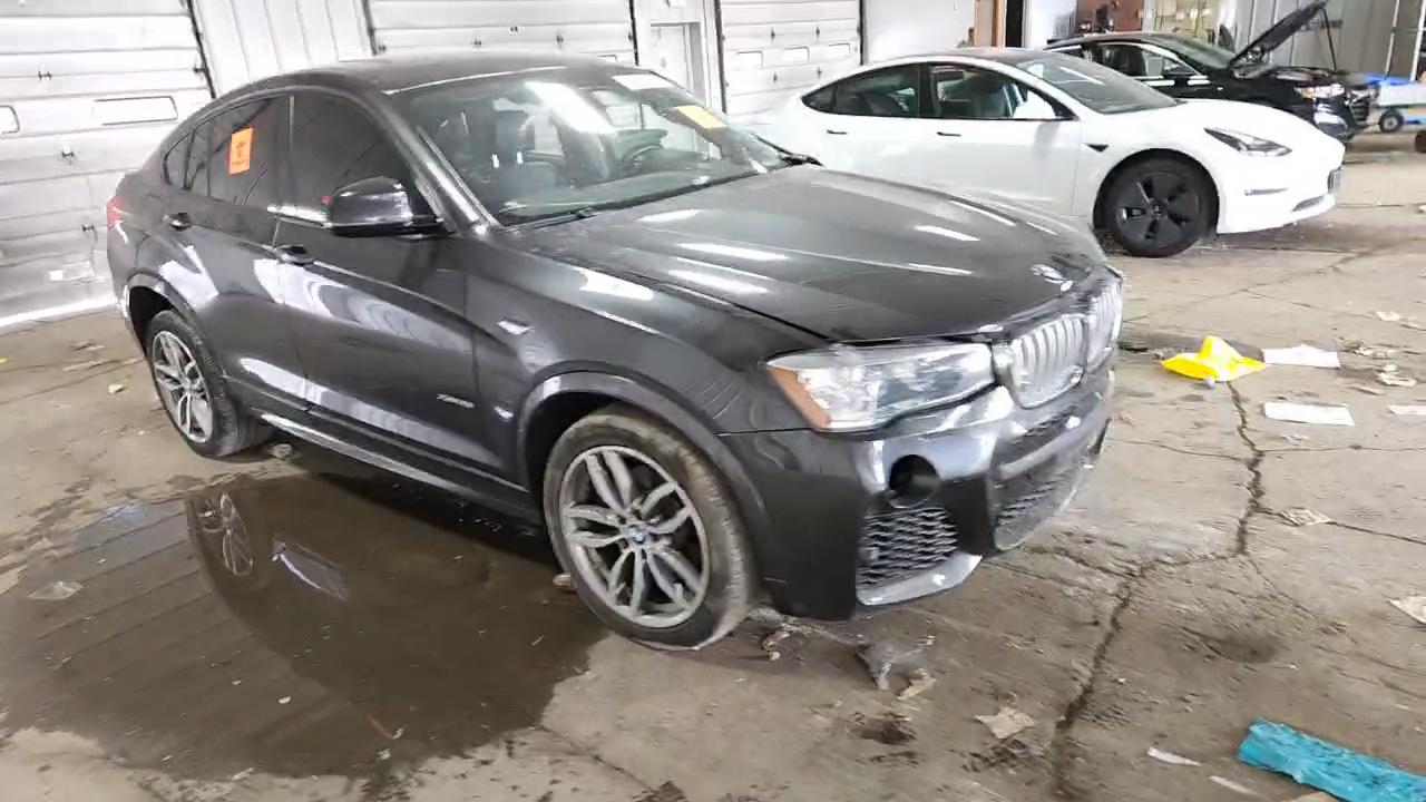 Фото: 5UXXW3C50J0T82021