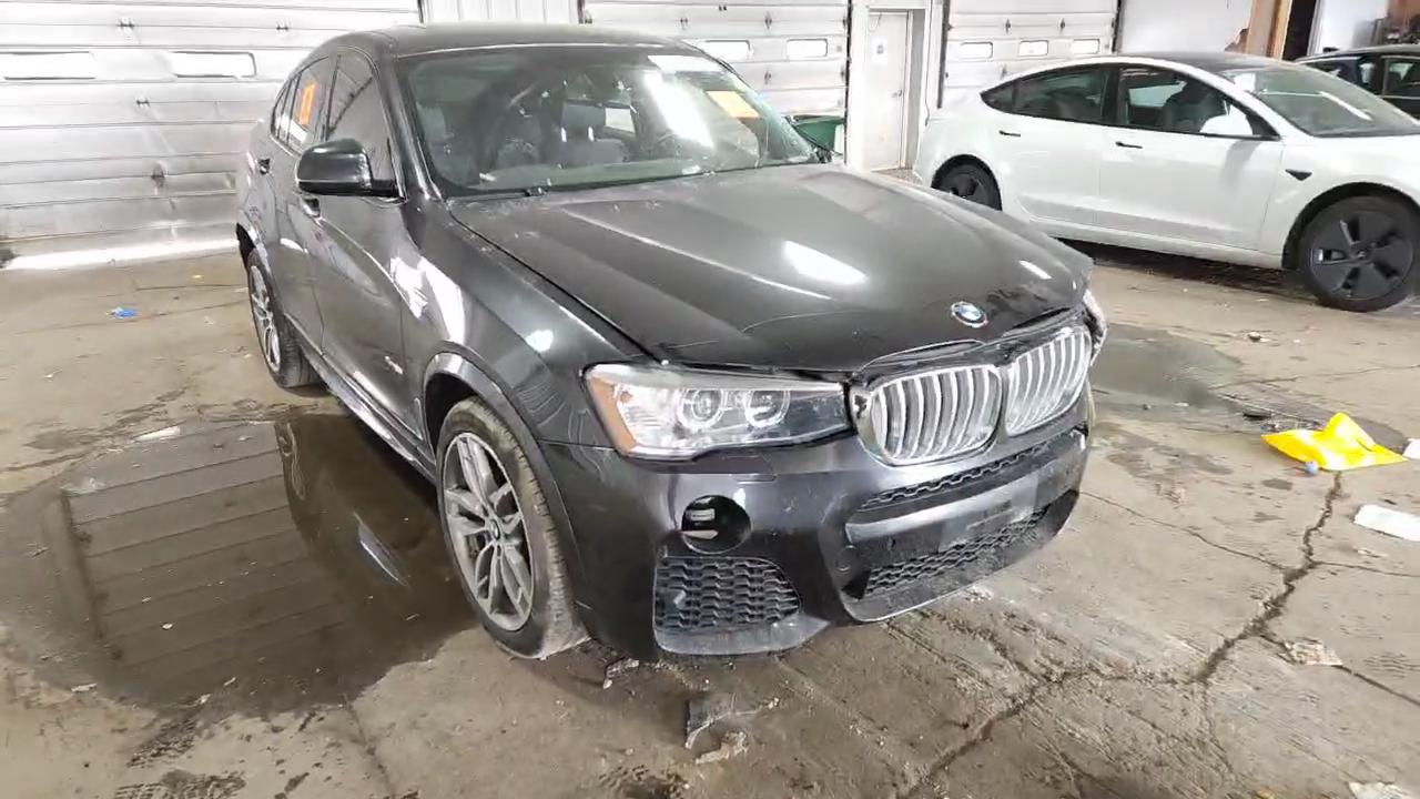 Фото: 5UXXW3C50J0T82021